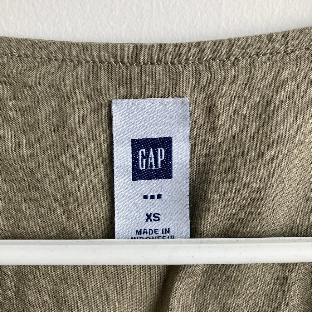 GAP Olive Wrap-top - Picture 2 of 3